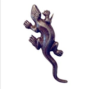 Sterling Salamander Pin